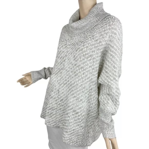 Moon & Madison Sweater Turtleneck Relaxed Size Small - Picture 3 of 8